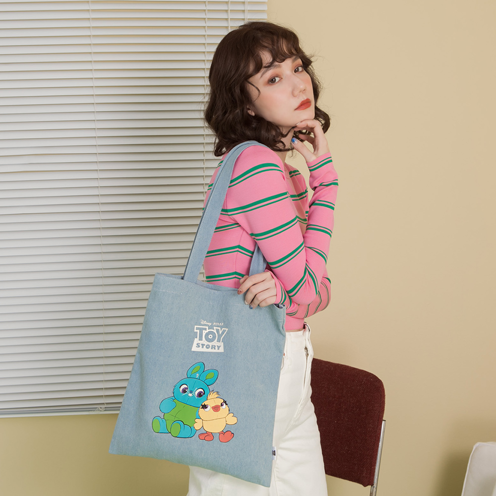 皮克斯新品帆布袋上市！一起把超可愛的玩具總動員週邊帶回家吧～