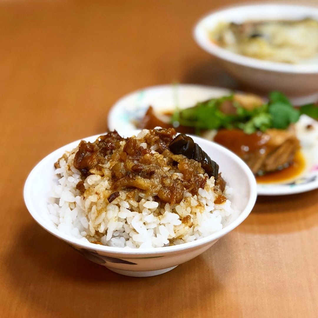 台北美食黃記滷肉飯