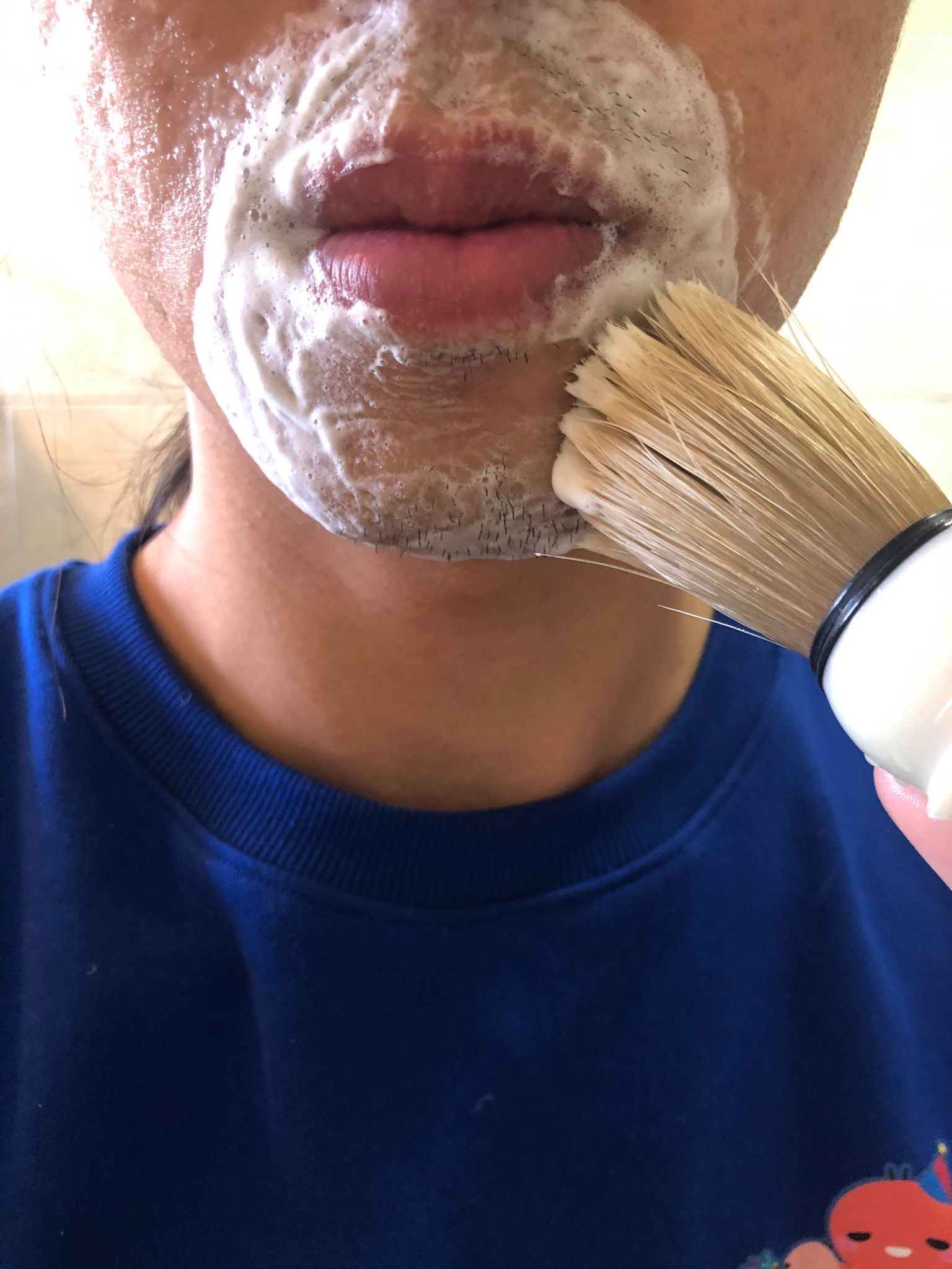 刮鬍刷臉上起泡
