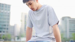 男性百搭素 T 推薦，5 品牌素 T 讓你穿搭不 TT